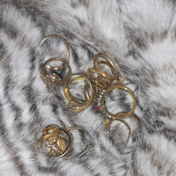 Gold Tone Rings! $7 Each - Picture 1 of 9